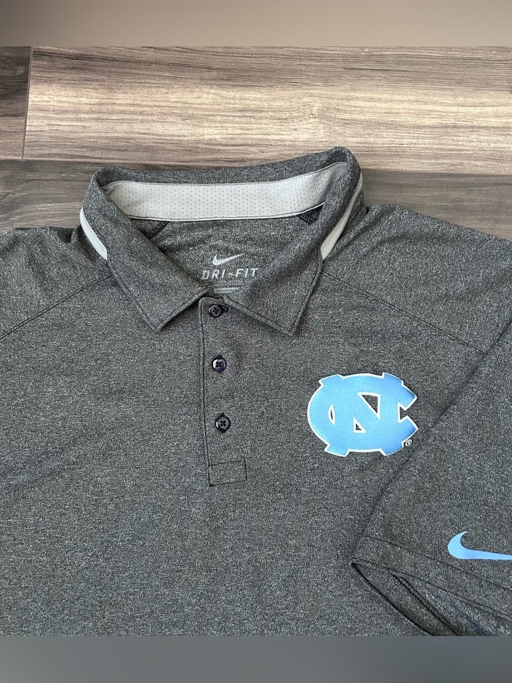 Nike Dri Fit North Carolina Tar Heels Polo Shirt Mens Size 3XL NCAA Gray